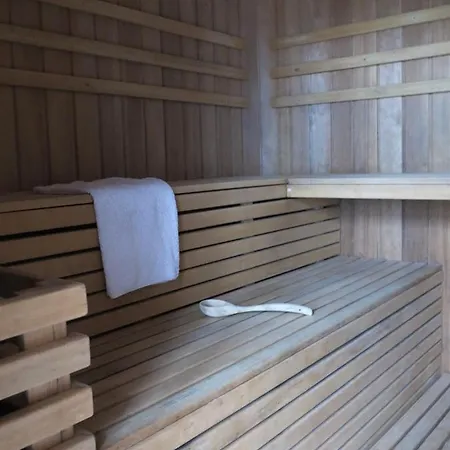 Chateau L'hubertiere * Bouresse