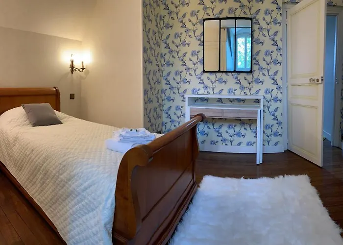 Chateau L'hubertiere Villa Bouresse