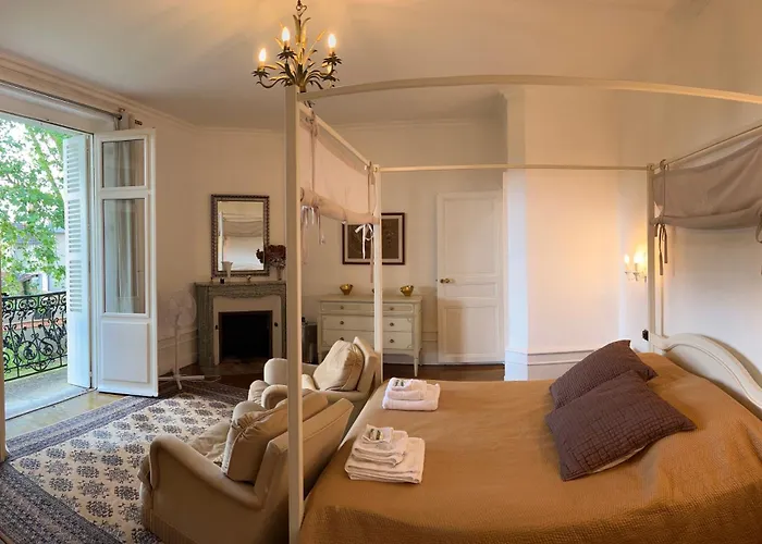 Chateau L'hubertiere * Bouresse